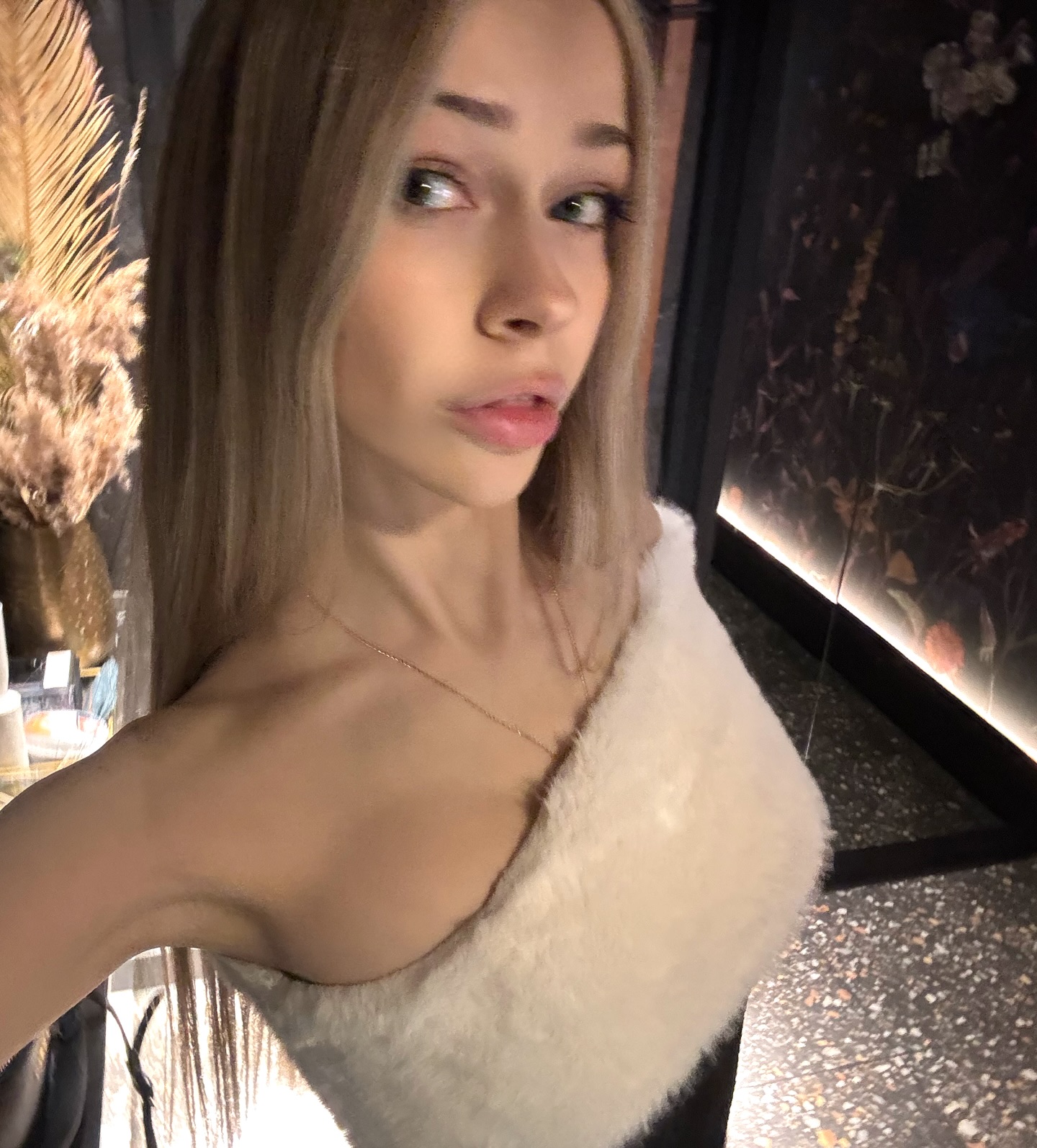 Paulina, 21